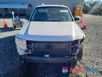 Piąte zdjęcie samochodu w środku: 2009 FORD ESCAPE XLT VIN:1FMCU03G49KC39221 - miniatura
