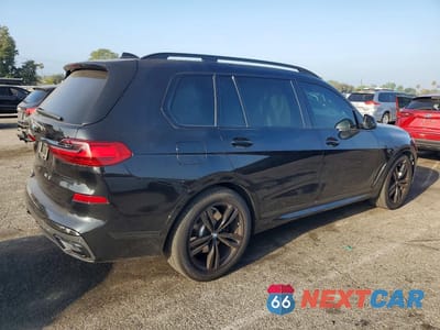 Trzecie zdjęcie samochodu z tyłu: 2021 BMW X7 XDRIVE40I VIN:5UXCW2C06M9F10553 - miniatura