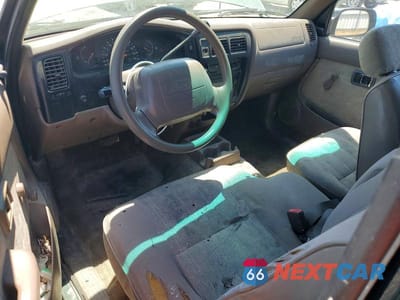 Zdjęcie 8 z 12 samochodu: 2000 TOYOTA TACOMA VIN:4TAVL52N1YZ642488 - miniatura
