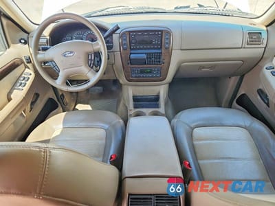 Zdjęcie 8 z 13 samochodu: 2002 FORD EXPLORER EDDIE BAUER VIN:1FMDU74W52ZB66280 - miniatura