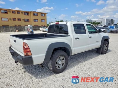 Trzecie zdjęcie samochodu z tyłu: 2013 TOYOTA TACOMA DOUBLE CAB VIN:5TFJX4GN3DX021687 - miniatura
