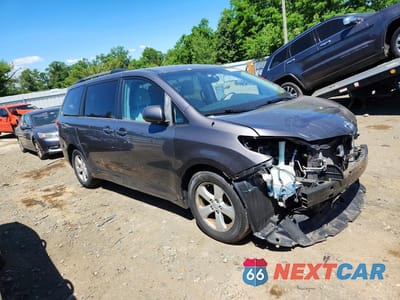 Czwarte zdjęcie samochodu z boku: 2013 TOYOTA SIENNA LE VIN:5TDKK3DCXDS317392 - miniatura