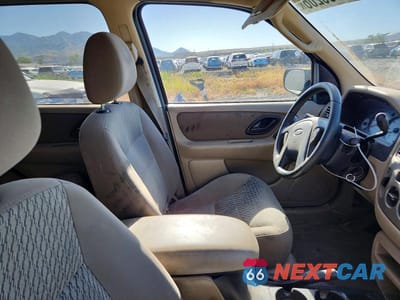 Zdjęcie 7 z 12 samochodu: 2004 FORD ESCAPE XLT VIN:1FMCU93174KA97214 - miniatura