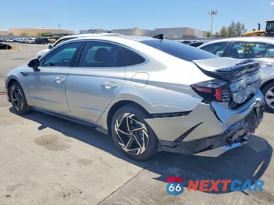 Drugie zdjęcie samochodu z przodu: 2026 HYUNDAI SONATA SEL VIN:KMHL64JA6TA539873 - miniatura