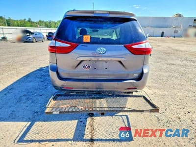 Zdjęcie 6 z 12 samochodu: 2016 TOYOTA SIENNA XLE PREMIUM 7-PASSENGER VIN:5TDDK3DC0GS131387 - miniatura