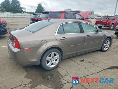 Trzecie zdjęcie samochodu z tyłu: 2011 CHEVROLET MALIBU LS VIN:1G1ZB5E16BF350175 - miniatura