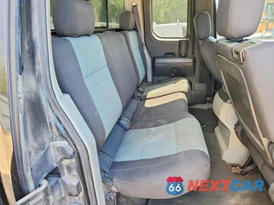 Zdjęcie 10 z 12 samochodu: 2004 NISSAN TITAN XE VIN:1N6AA06A44N573104 - miniatura