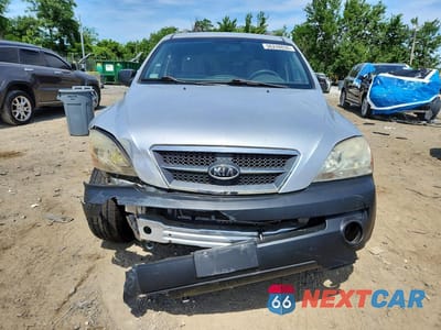 Piąte zdjęcie samochodu w środku: 2006 KIA SORENTO LX VIN:KNDJD733765522689 - miniatura