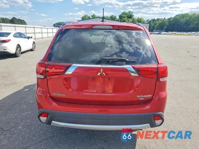 Zdjęcie 6 z 13 samochodu: 2016 MITSUBISHI OUTLANDER SE VIN:JA4AD3A34GZ026961 - miniatura