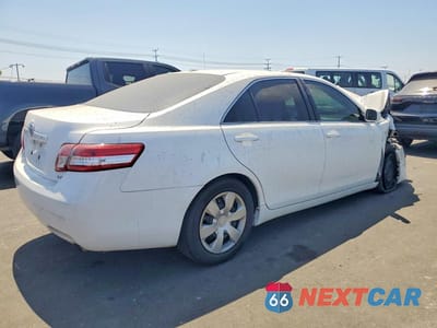 Trzecie zdjęcie samochodu z tyłu: 2011 TOYOTA CAMRY LE VIN:4T4BF3EK5BR210111 - miniatura