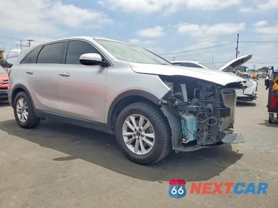 Czwarte zdjęcie samochodu z boku: 2019 KIA SORENTO L VIN:5XYPG4A35KG572303 - miniatura