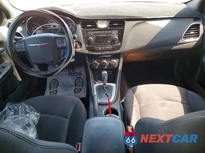 Zdjęcie 8 z 12 samochodu: 2013 CHRYSLER 200 LX VIN:1C3CCBAB1DN559652 - miniatura
