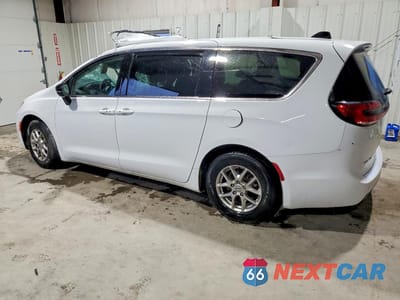 Drugie zdjęcie samochodu z przodu: 2024 CHRYSLER PACIFICA TOURING L VIN:2C4RC1BG2RR146479 - miniatura