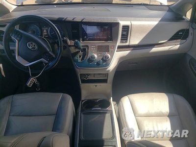 Zdjęcie 8 z 13 samochodu: 2016 TOYOTA SIENNA XLE 7-PASSENGER VIN:5TDDK3DC7GS133959 - miniatura
