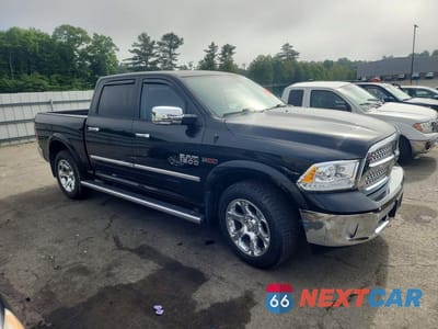 Czwarte zdjęcie samochodu z boku: 2018 RAM 1500 LARAMIE VIN:1C6RR7NM1JS258297 - miniatura