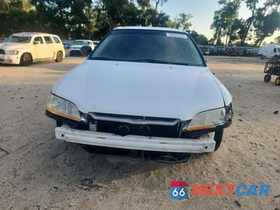 Piąte zdjęcie samochodu w środku: 1999 HONDA ACCORD LX VIN:JHMCG5648XC004174 - miniatura