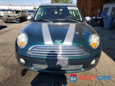 Piąte zdjęcie samochodu w środku: 2008 MINI COOPER CLUBMAN VIN:WMWML33588TN67159 - miniatura