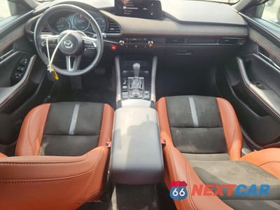 Zdjęcie 8 z 12 samochodu: 2024 MAZDA 3 CARBON TURBO VIN:JM1BPBYY5R1721223 - miniatura