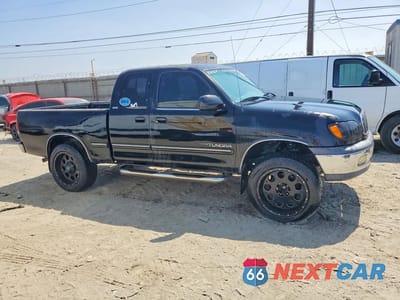 Czwarte zdjęcie samochodu z boku: 2002 TOYOTA TUNDRA SR5 V8 VIN:5TBRT34112S326580 - miniatura