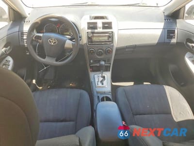 Zdjęcie 8 z 12 samochodu: 2012 TOYOTA COROLLA S VIN:2T1BU4EE4CC786372 - miniatura