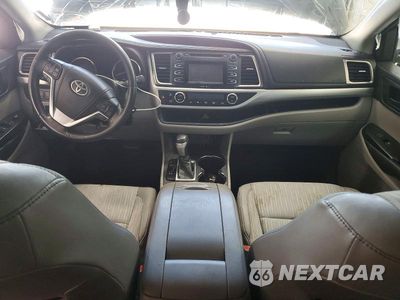 Zdjęcie 8 z 13 samochodu: 2014 TOYOTA HIGHLANDER LE PLUS VIN:5TDZKRFH9ES014440 - miniatura