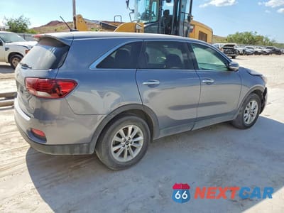 Trzecie zdjęcie samochodu z tyłu: 2020 KIA SORENTO LX VIN:5XYPG4A31LG652411 - miniatura