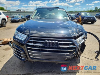 Piąte zdjęcie samochodu w środku: 2020 AUDI Q5 E PREMIUM VIN:WA1G2AFYXL2103926 - miniatura