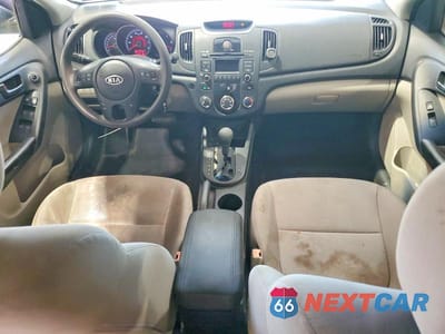 Zdjęcie 8 z 12 samochodu: 2010 KIA FORTE EX VIN:KNAFU4A27A5858038 - miniatura