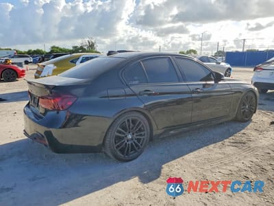 Trzecie zdjęcie samochodu z tyłu: 2017 BMW 340 I VIN:WBA8B3G37HNU36340 - miniatura