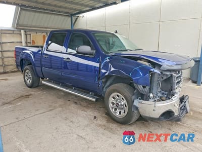 Czwarte zdjęcie samochodu z boku: 2013 GMC SIERRA C1500 SLE VIN:3GTP1VEAXDG155134 - miniatura