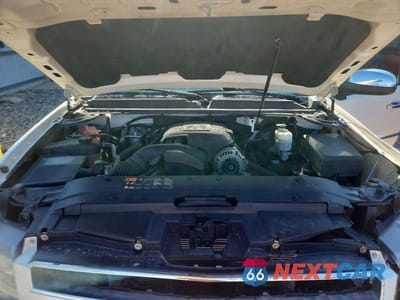 Zdjęcie 12 z 14 samochodu: 2011 CHEVROLET SUBURBAN K1500 LTZ VIN:1GNSKKE39BR285904 - miniatura