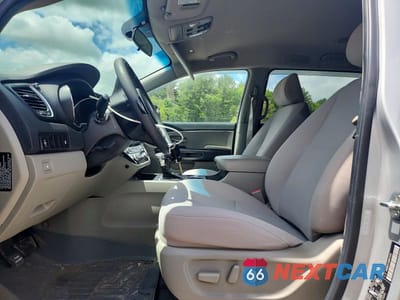 Zdjęcie 7 z 13 samochodu: 2021 KIA SEDONA LX VIN:KNDMB5C10M6674391 - miniatura