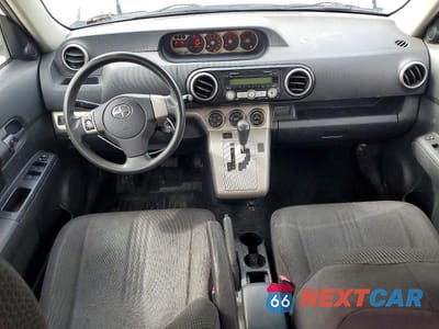 Zdjęcie 8 z 13 samochodu: 2008 TOYOTA SCION XB VIN:JTLKE50E181053819 - miniatura