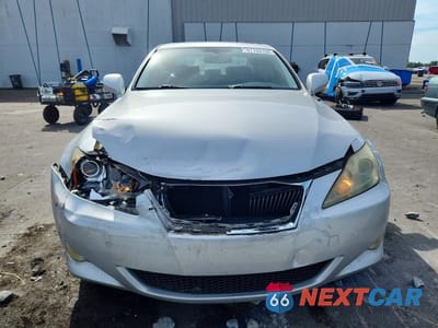 Piąte zdjęcie samochodu w środku: 2007 LEXUS IS 250 VIN:JTHBK262475042612 - miniatura