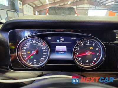 Zdjęcie 9 z 12 samochodu: 2017 MERCEDES-BENZ E 300 4MATIC VIN:WDDZF4KB8HA232885 - miniatura