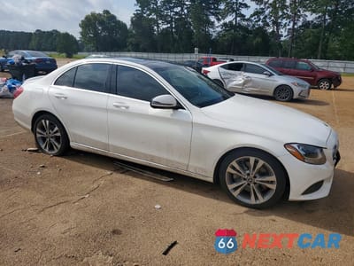 Czwarte zdjęcie samochodu z boku: 2017 MERCEDES-BENZ C 300 VIN:WDDWF4JB0HR306726 - miniatura