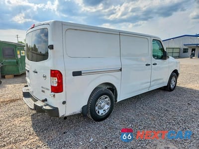 Trzecie zdjęcie samochodu z tyłu: 2016 NISSAN NV 2500 HD SV VIN:1N6BF0KY8GN806804 - miniatura