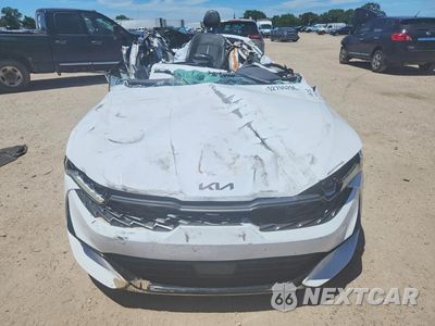 Piąte zdjęcie samochodu w środku: 2022 KIA K5 GT LINE VIN:5XXG64J27NG133123 - miniatura