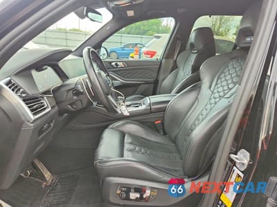 Zdjęcie 7 z 12 samochodu: 2021 BMW X5 M VIN:5YMJU0C00M9G71264 - miniatura
