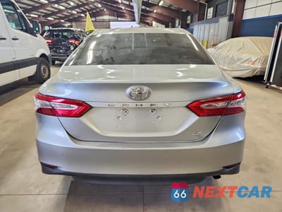 Zdjęcie 6 z 12 samochodu: 2018 TOYOTA CAMRY VIN:4T1B11HK2JU538447 - miniatura