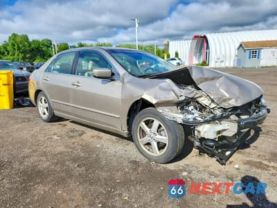 Czwarte zdjęcie samochodu z boku: 2005 HONDA ACCORD EX VIN:JHMCM56895C005083 - miniatura