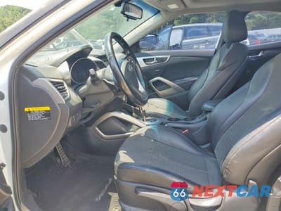 Zdjęcie 7 z 12 samochodu: 2015 HYUNDAI VELOSTER BASE VIN:KMHTC6AD7FU225134 - miniatura
