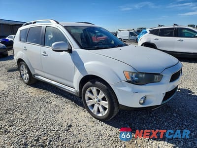 Czwarte zdjęcie samochodu z boku: 2012 MITSUBISHI OUTLANDER SE VIN:JA4AS3AW7CU001155 - miniatura