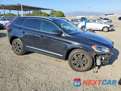Czwarte zdjęcie samochodu z boku: 2017 VOLVO XC60 T5 DYNAMIC VIN:YV440MDR8H2223255 - miniatura
