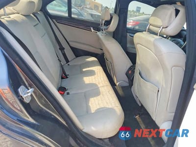 Zdjęcie 10 z 12 samochodu: 2010 MERCEDES-BENZ C 350 VIN:WDDGF5GB4AF452880 - miniatura