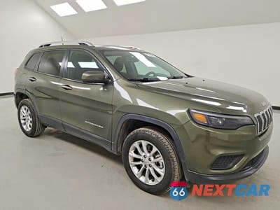 Czwarte zdjęcie samochodu z boku: 2021 JEEP CHEROKEE LATITUDE VIN:1C4PJLCB5MD134396 - miniatura