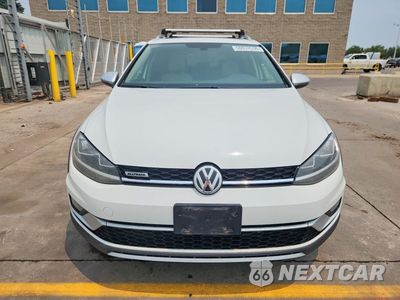 Piąte zdjęcie samochodu w środku: 2019 VOLKSWAGEN GOLF ALLTRACK S VIN:3VWM17AU3KM519081 - miniatura