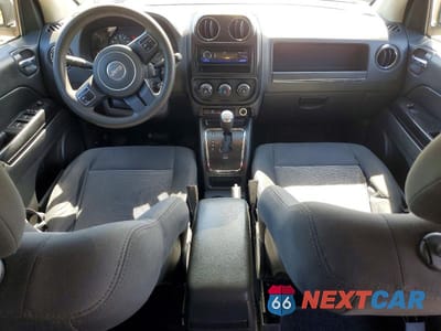 Zdjęcie 8 z 13 samochodu: 2011 JEEP COMPASS VIN:1J4NF1FB3BD136289 - miniatura