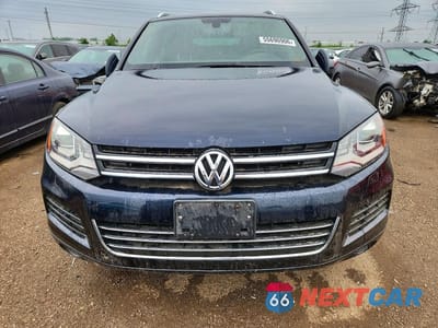 Piąte zdjęcie samochodu w środku: 2014 VOLKSWAGEN TOUAREG V6 TDI VIN:WVGEP9BP4ED011787 - miniatura