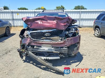 Piąte zdjęcie samochodu w środku: 2018 KIA SORENTO LX V6 VIN:5XYPG4A50JG352695 - miniatura